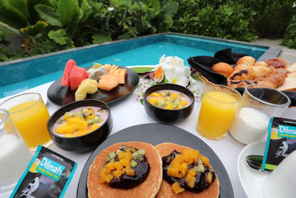 In-Villa Dining at Furaveri thumbnail 2
